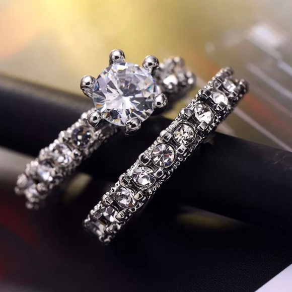 New Gorgeous 925 Silver Round Cut Cubic Zirc Ring - Picture 13 of 15